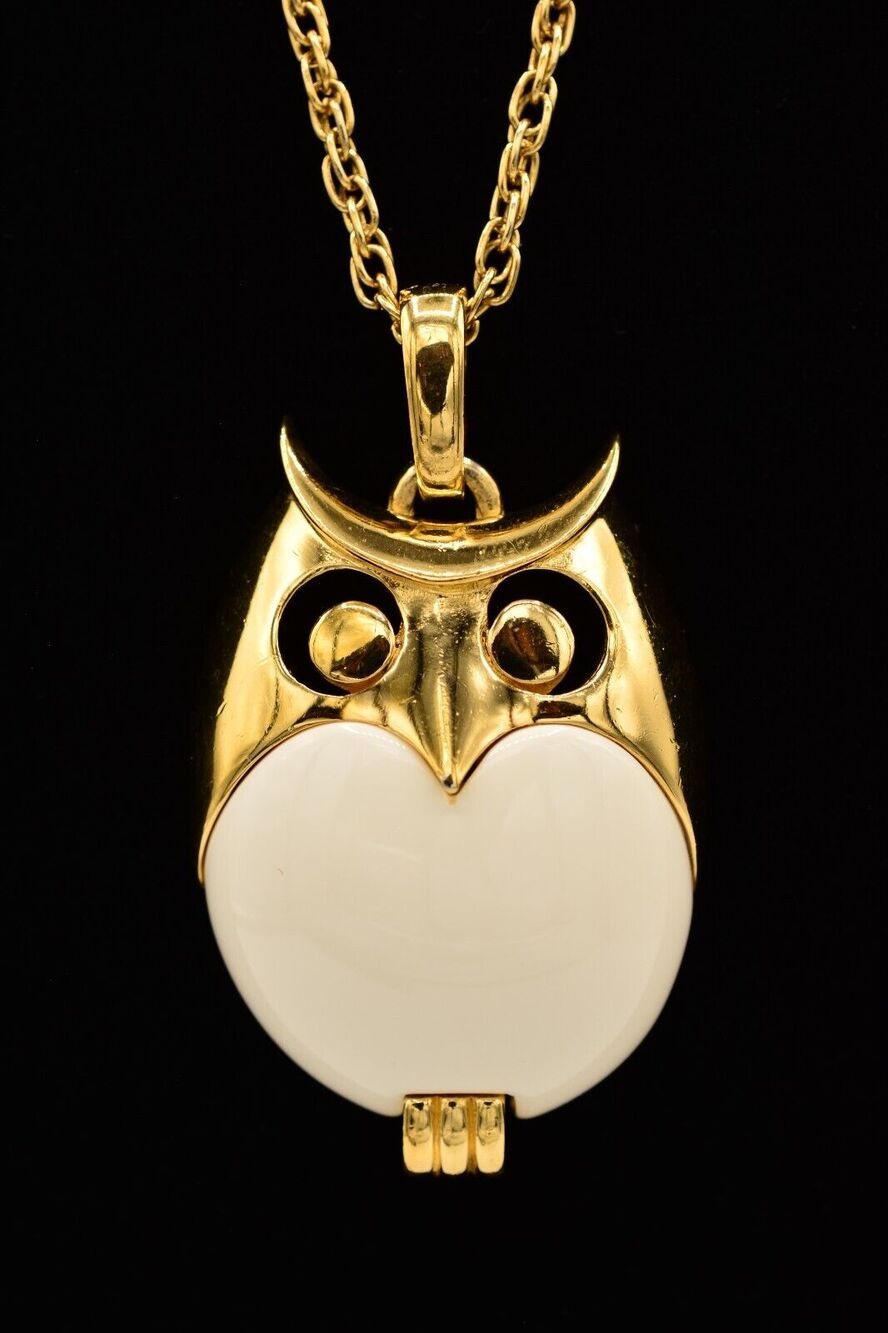 Crown Trifari Vintage Pendant Necklace Cabochon Owl White Gold Signed 60s Bin3D